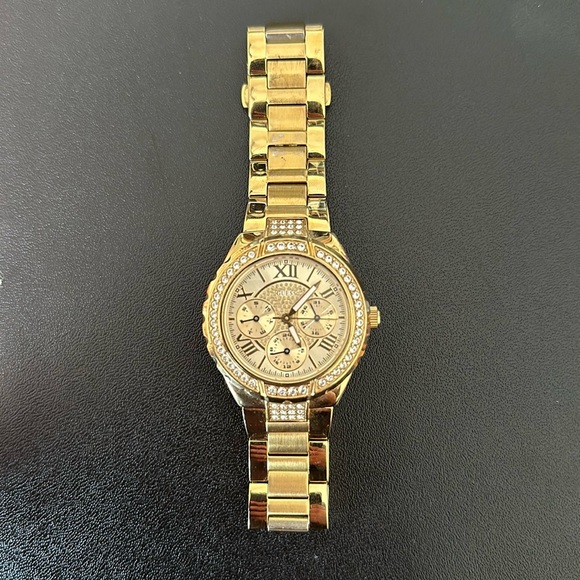 Gold guess watch - Picture 2 of 7